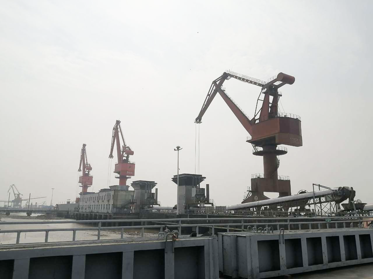 南通中集碼頭門(mén)座機(jī)力矩限制器順利驗(yàn)收！